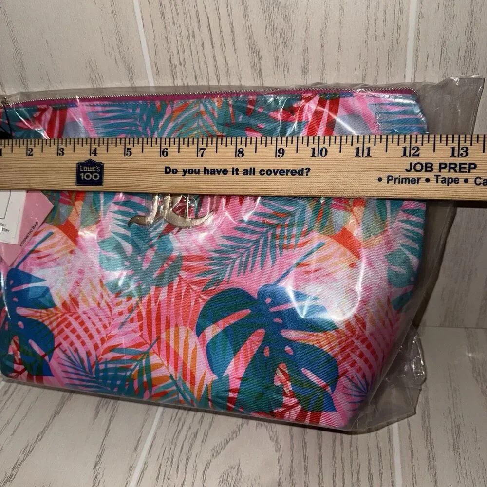 Juicy Couture Bright And Spacious Zipper Style Cosmetic Carry Bag New With Tags